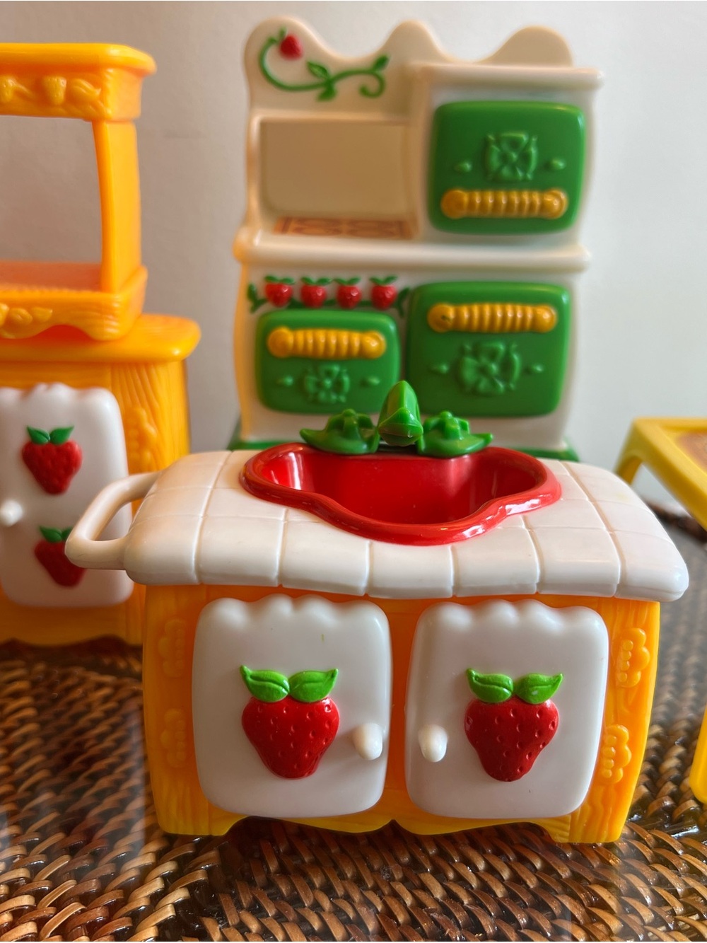 Vintage Strawberry Shortcake Berry Happy Home Kitchen 5 Pieces 1980s